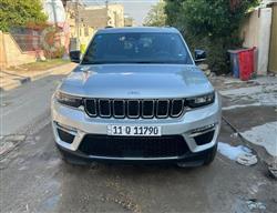 جیپ گراند شیرۆکی